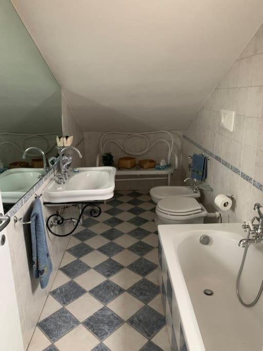 Apartamento Mansarda Con Vista In Centro A Plasencia Exterior foto